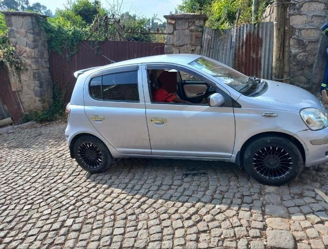 Toyota vitz 2004 model