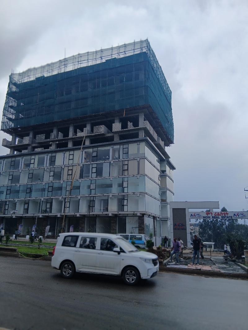 በአየር ጤና ዋና መንገድ ዳር ያሉ አፓርታማዎች እና የንግድ ሱቆች ሽያጭ ላይ!!! in Kolfe Keranio, Addis Ababa